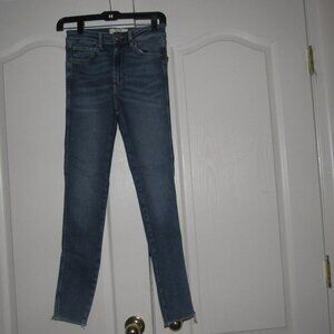 Free People WE THE FREE Medium Wash Fray Hem Skinny Jeans Size 27